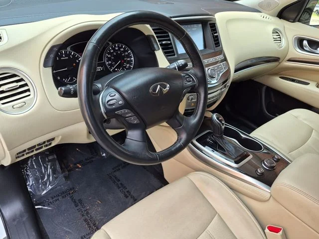 Used 2017 White INFINITI Base image 10