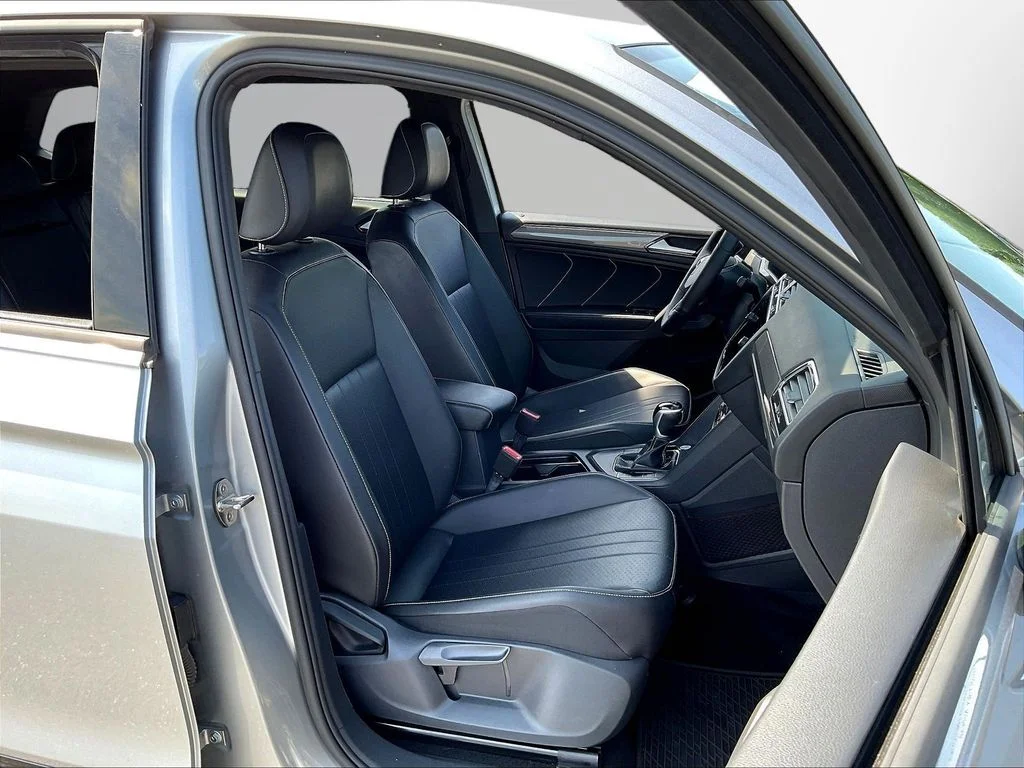 Used 2022 Pyrite Silver Metallic Volkswagen 2.0T SE R-Line Black image 28