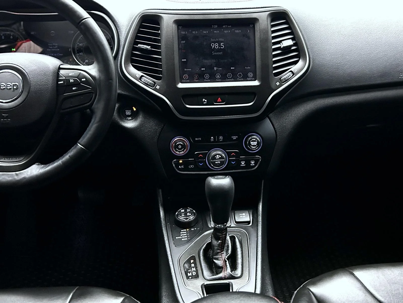 Used 2019 Red Jeep Trailhawk image 13
