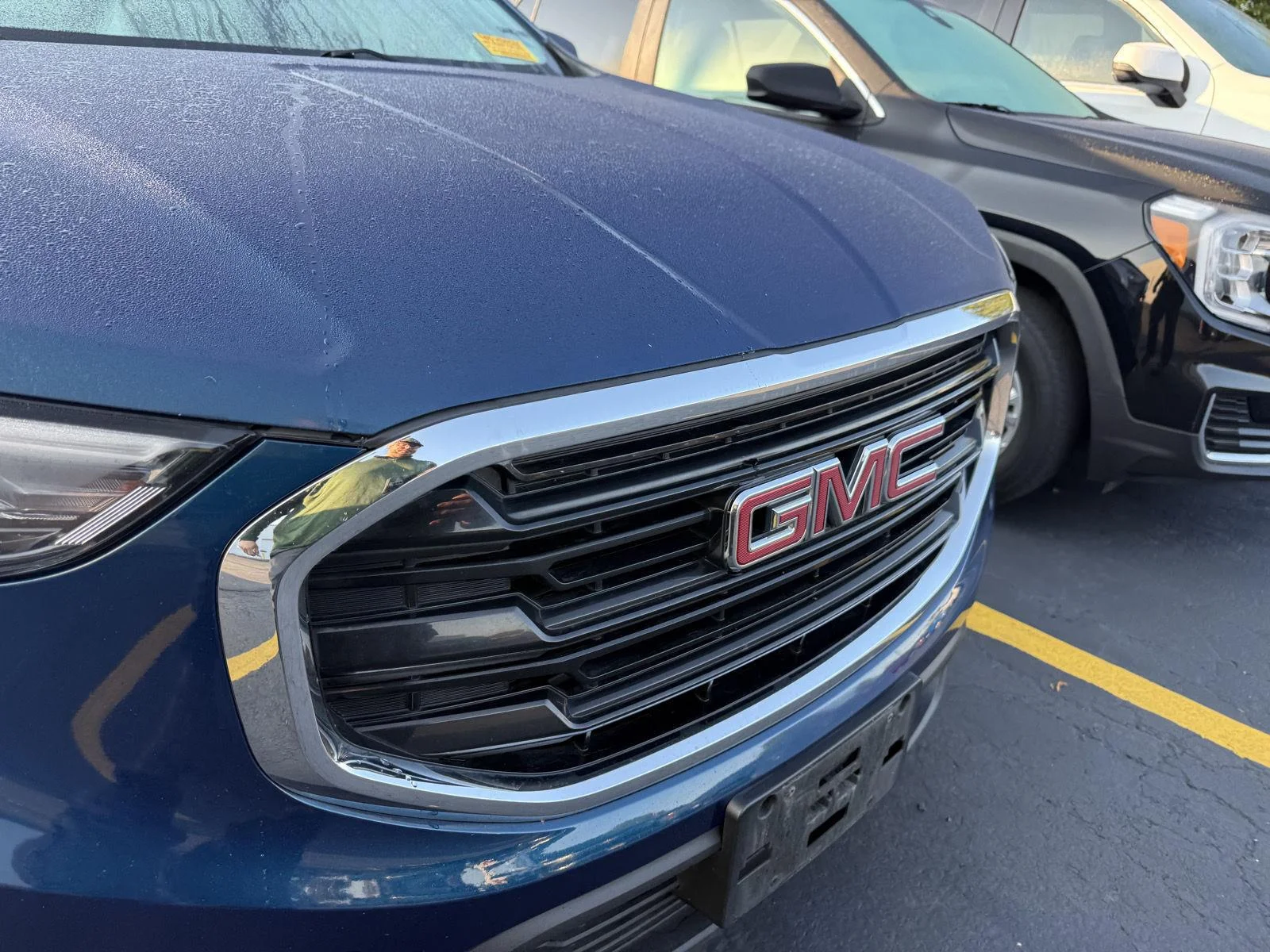 Used 2020 BLUE EMERALD METALLIC GMC SLE image 2