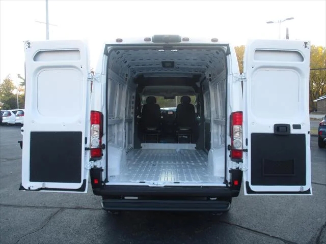 New 2026 Bright White Clear-Coat Exterior Paint RAM Tradesman image 12