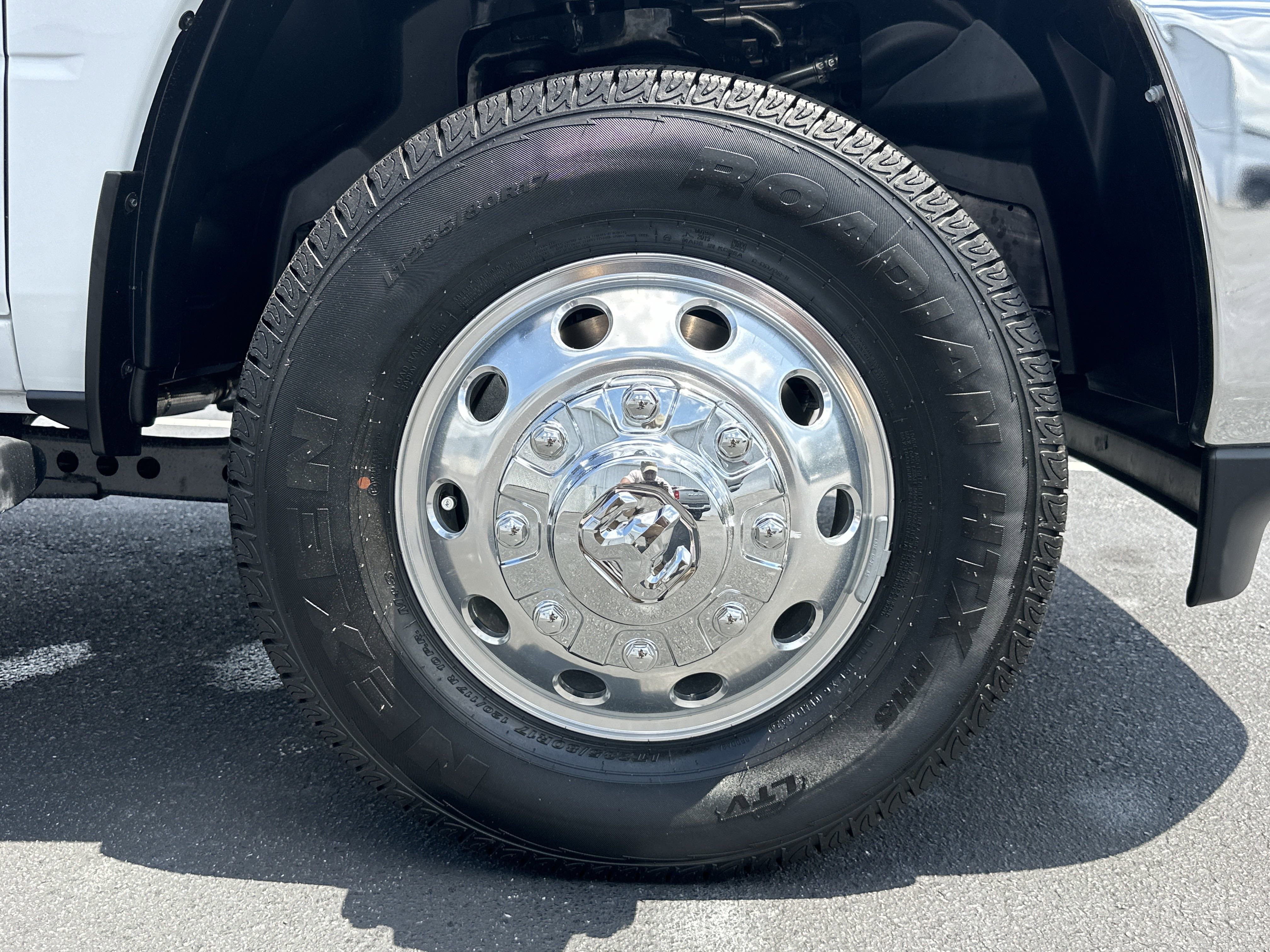 2025 RAM 3500 Tradesman - Photo 13