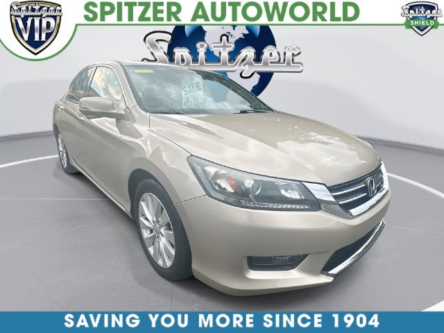 Used 2015 Champagne Frost Pearl Honda EX image 1