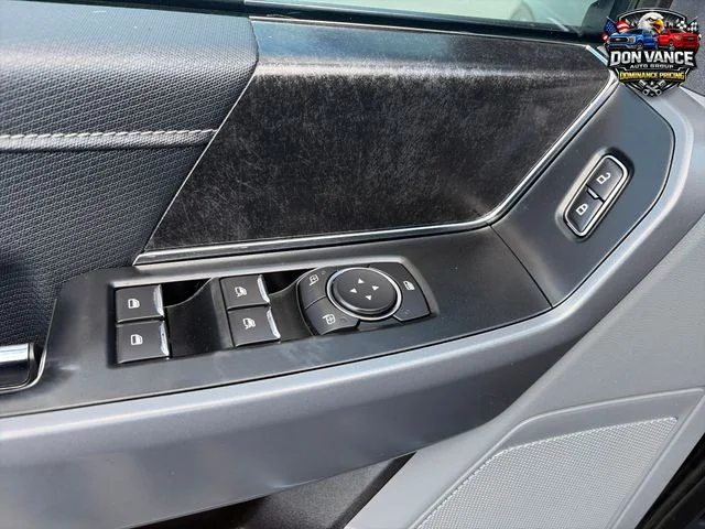 Used 2021 Black Ford XLT image 11