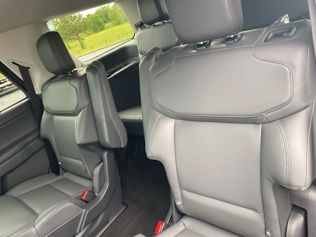 New 2026 Dark Matter Gray Metallic Ford Active image 37