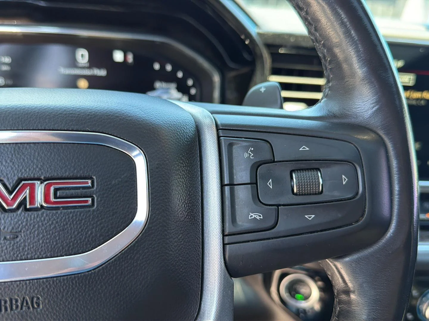 Used 2022 Quicksilver Metallic GMC Elevation image 22