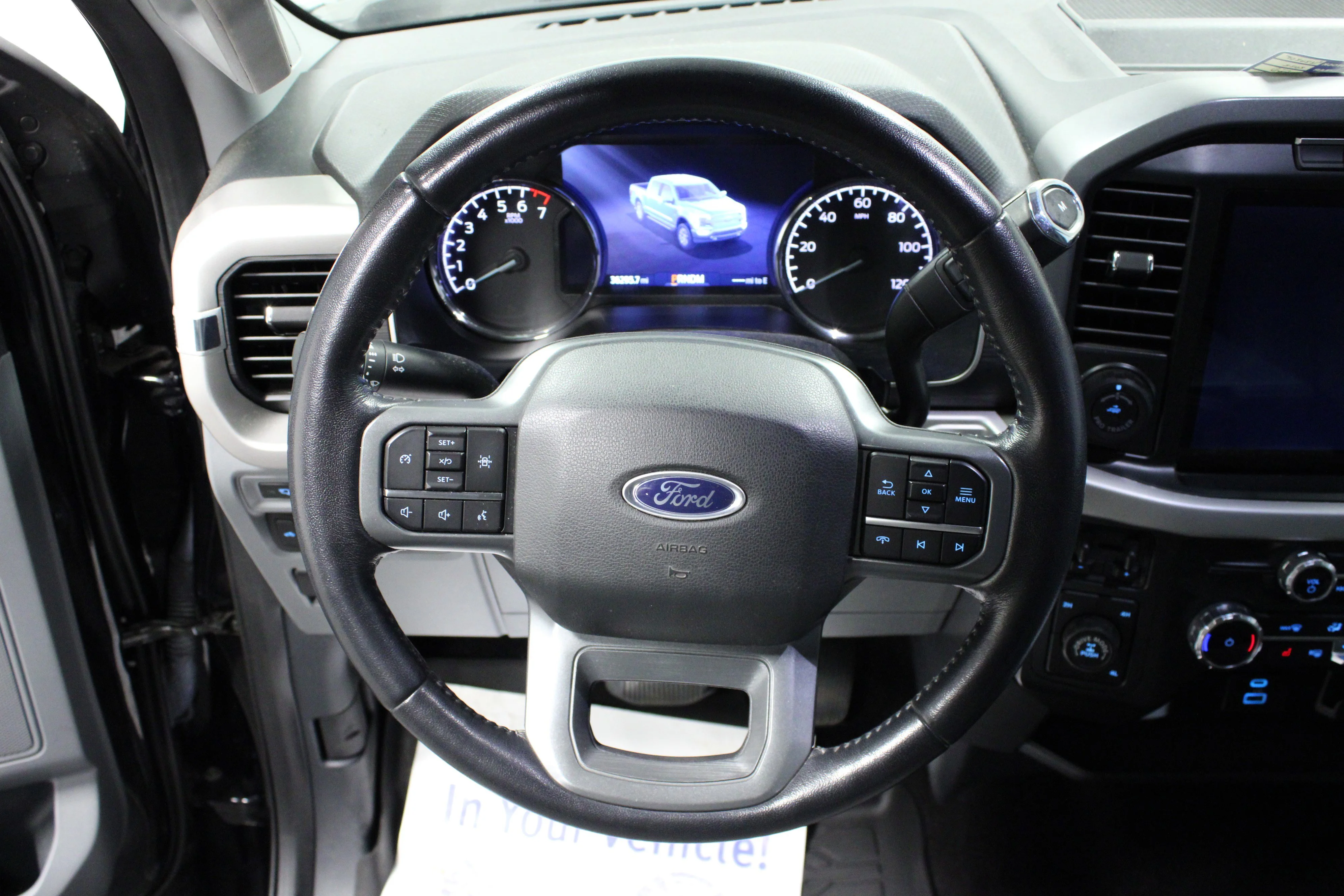 Used 2022 Agate Black Metallic Ford XLT image 17