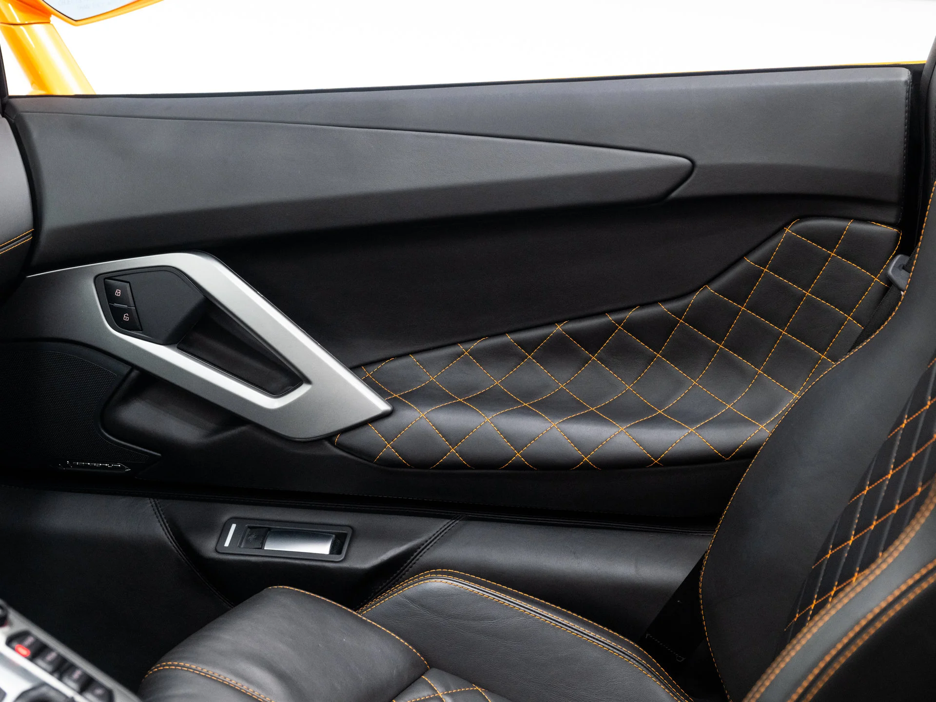 Used 2016 Arancio Atlas Pearl Effect Lamborghini LP700-4 image 37