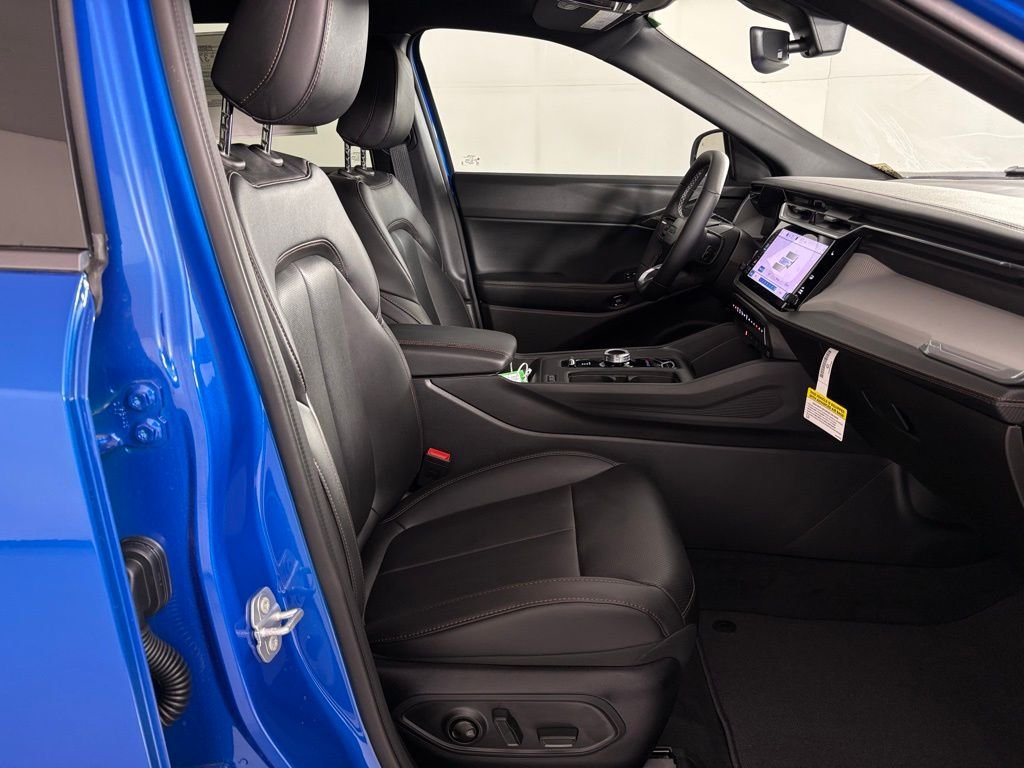 New 2026 Hydro Blue Pearl-Coat Exterior Paint Jeep Limited image 47