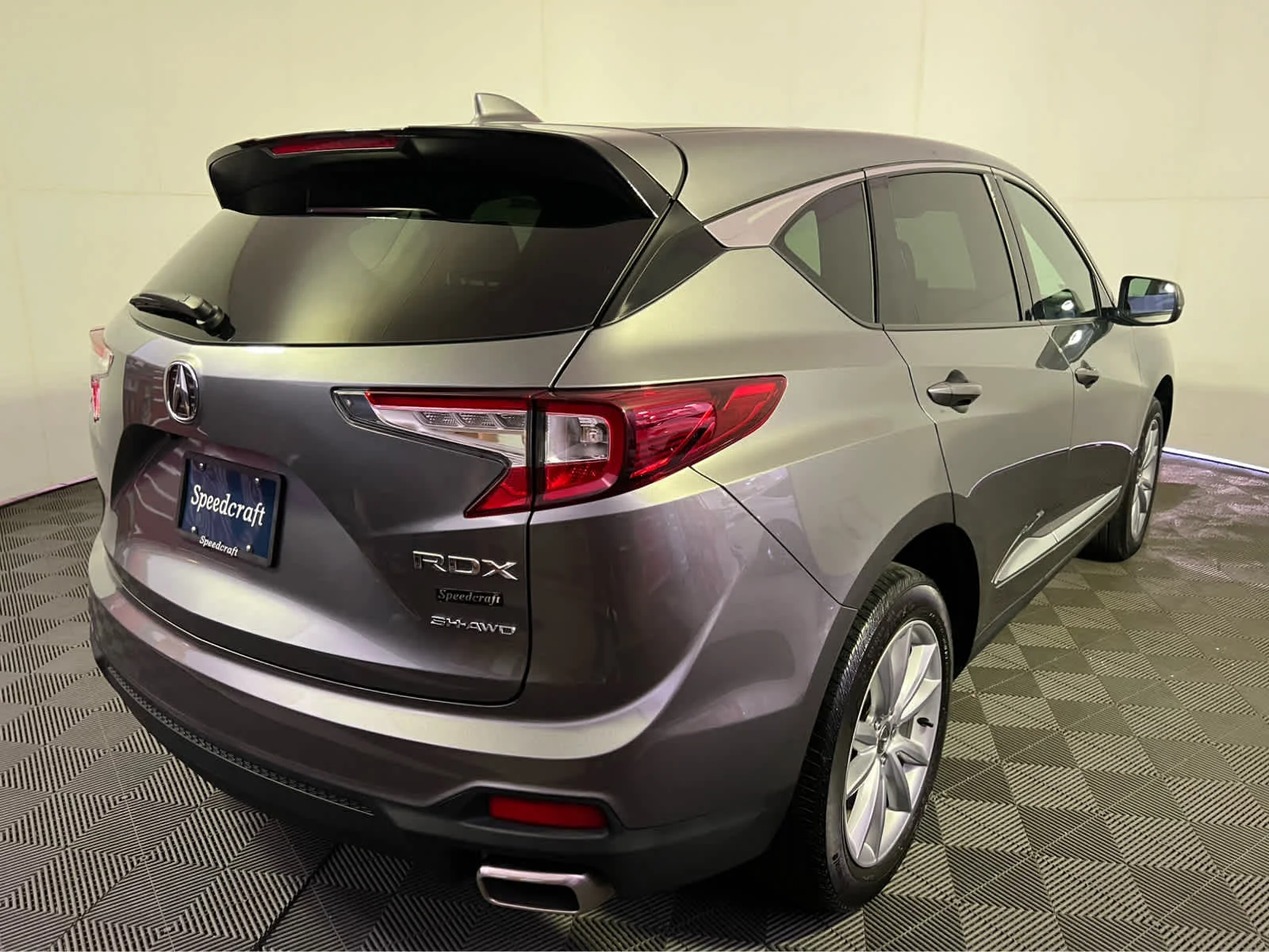 Certified Used 2024 Liquid Carbon Metallic Acura  image 7