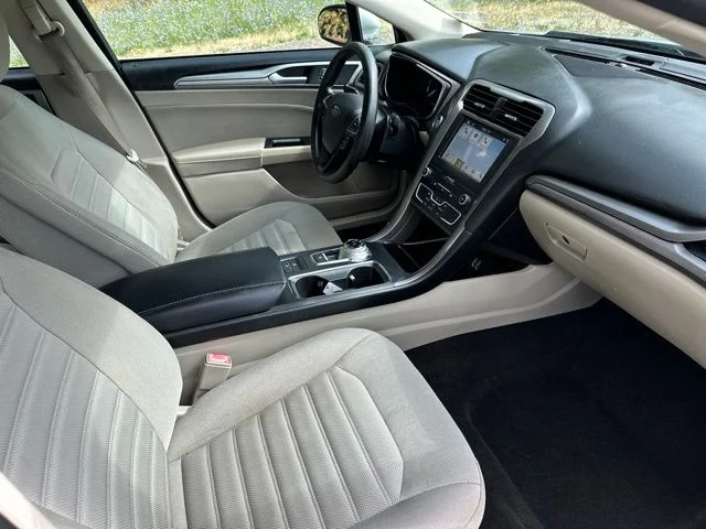 Used 2019 Ingot Silver Ford SE image 23