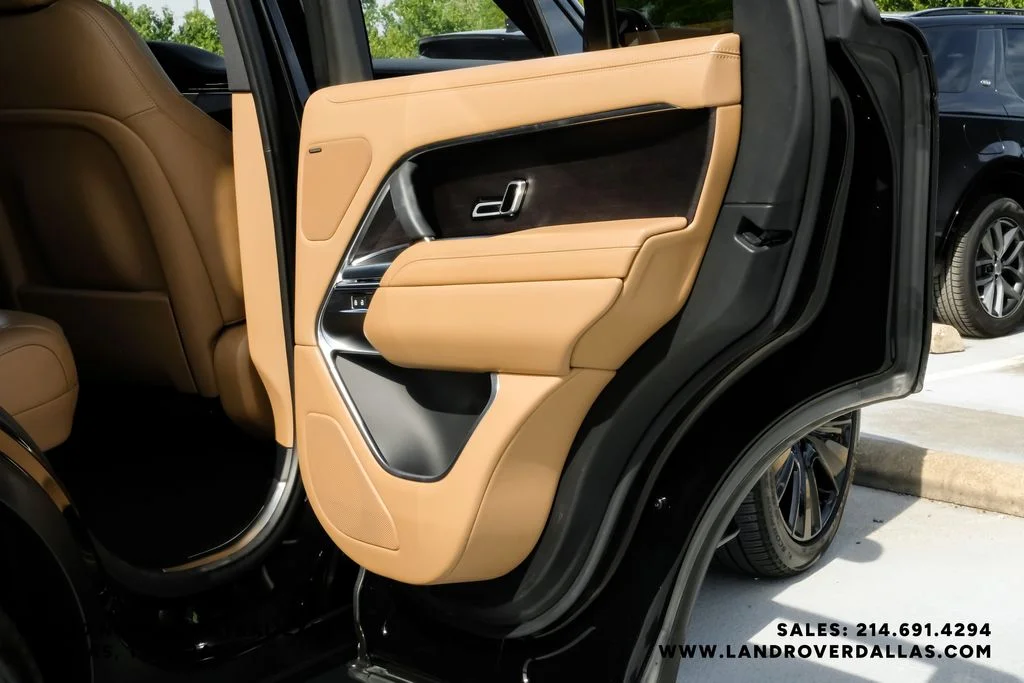 Used 2023 Black Land Rover SE image 51