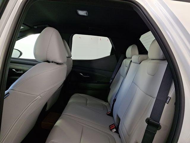 New 2027 White Hyundai SE FWD image 10