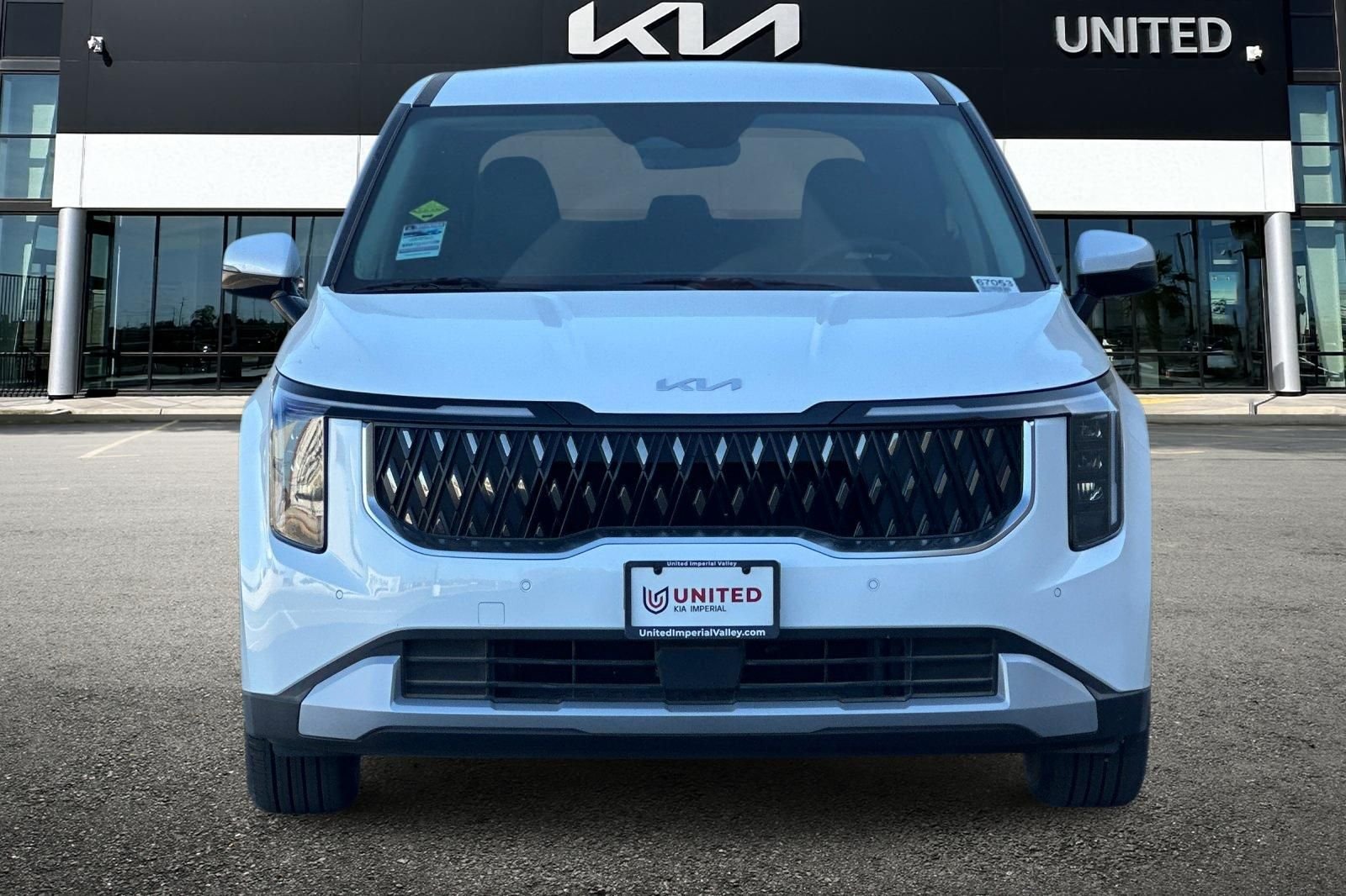 New 2026 White Kia LXS image 9