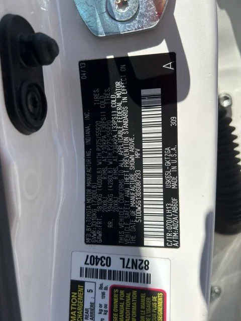 Used 2013 White Toyota Platinum image 37