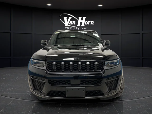 New 2026 Diamond Black Crystal Pearl-Coat Exterior Paint Jeep Altitude image 8