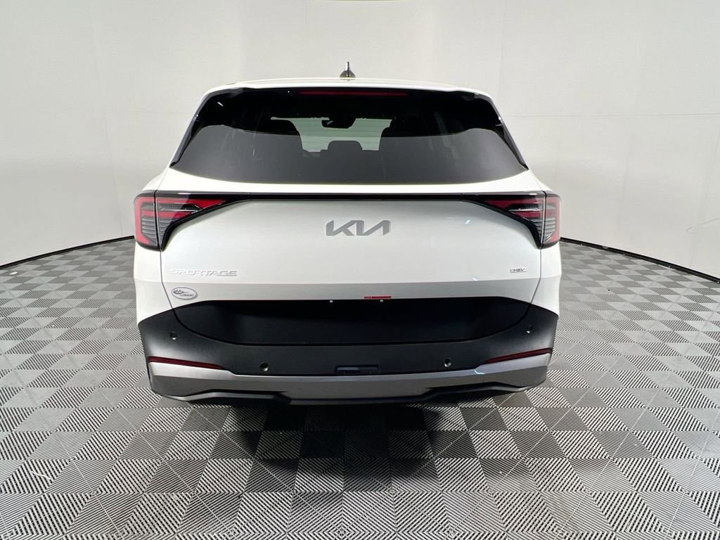 New 2026 Snow White Pearl Kia LX image 4