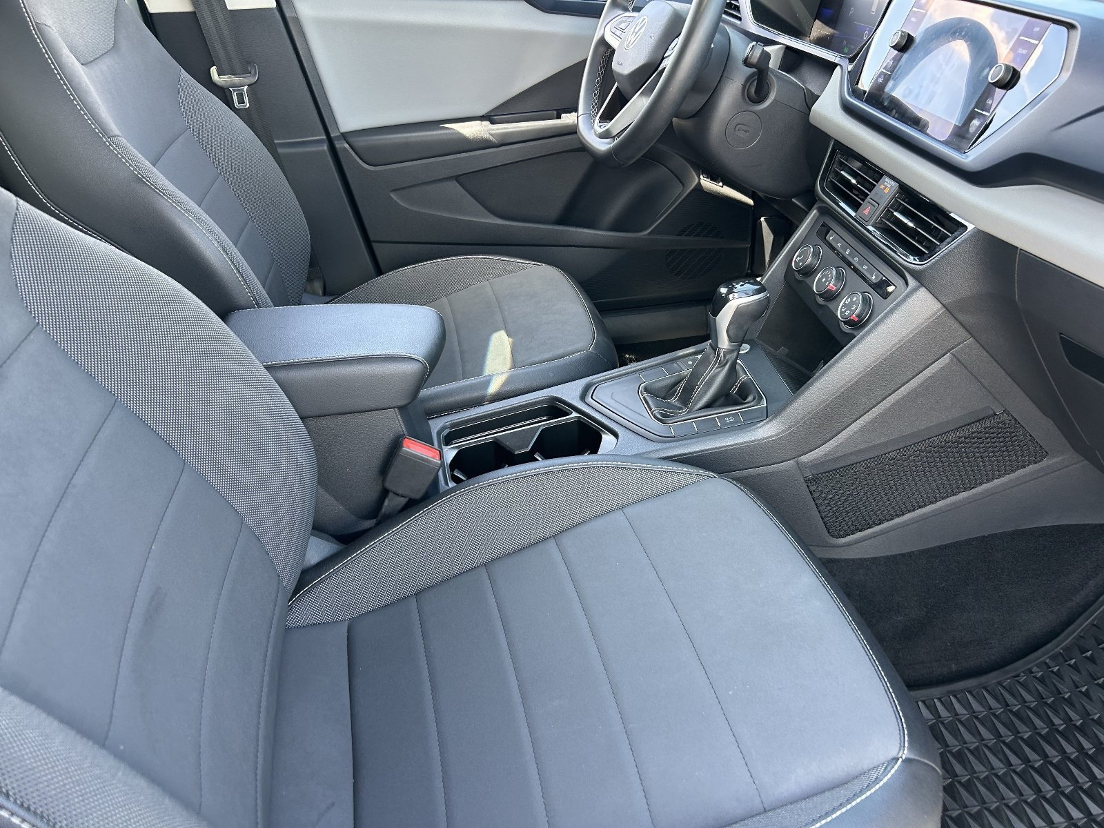 Used 2022 Gray Volkswagen 1.5T SE image 5