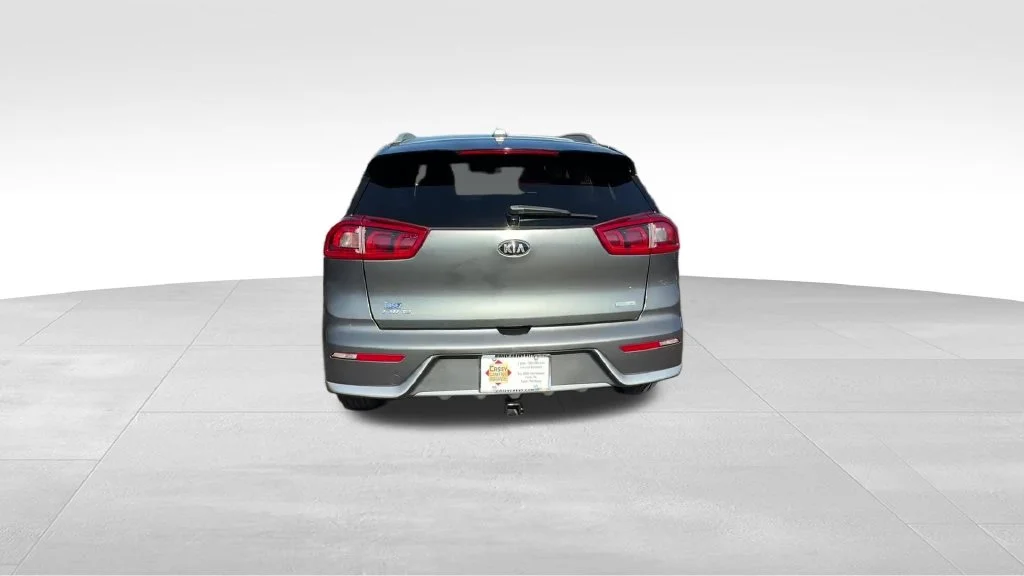 Used 2018 Gray Kia LX image 5