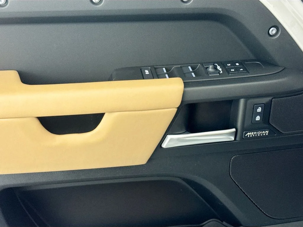 New 2026 Borasco Grey Land Rover X-Dynamic SE image 18