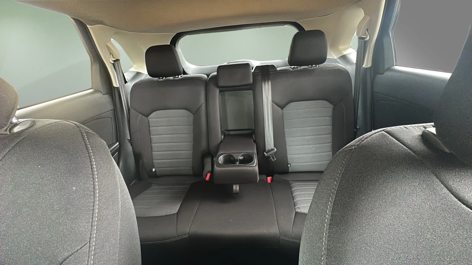 Used 2018 Black Ford SE image 19