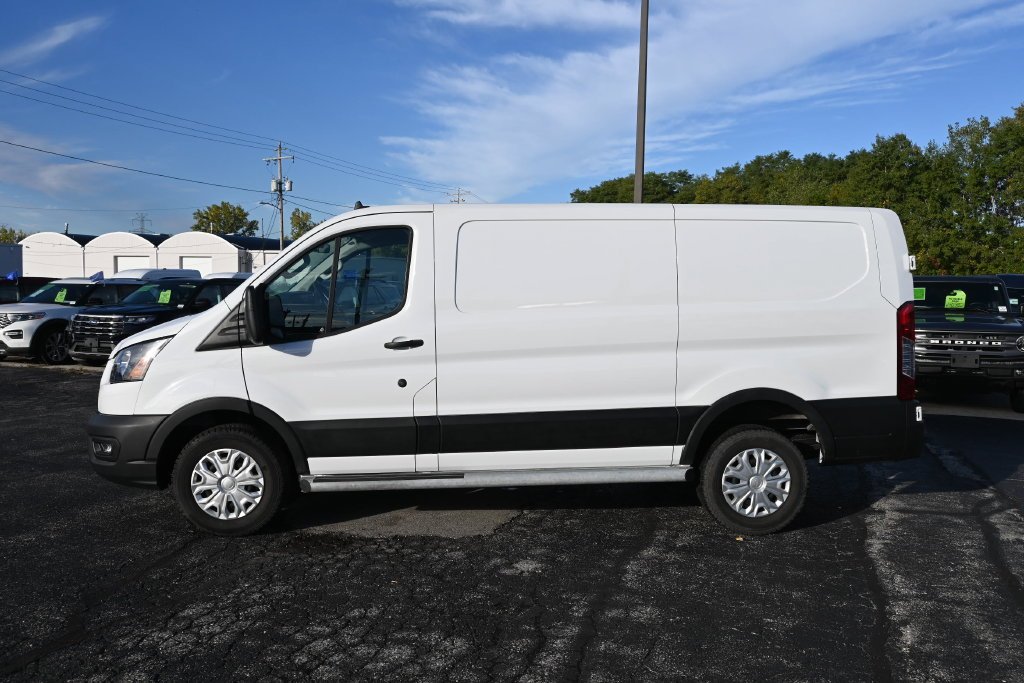 Used 2025 Oxford White Ford Base image 4