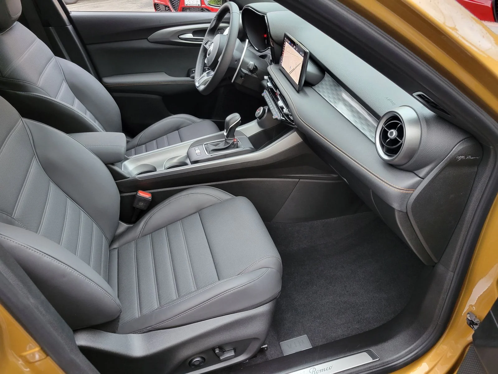 Used 2026 Yellow Alfa Romeo Base image 17