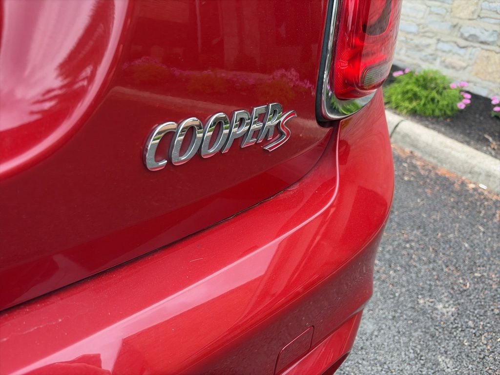 Used 2016 Blazing Red Metallic MINI Base image 9