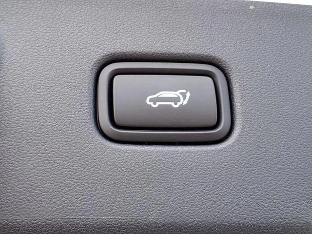 New 2025 White Hyundai SEL Convenience image 7