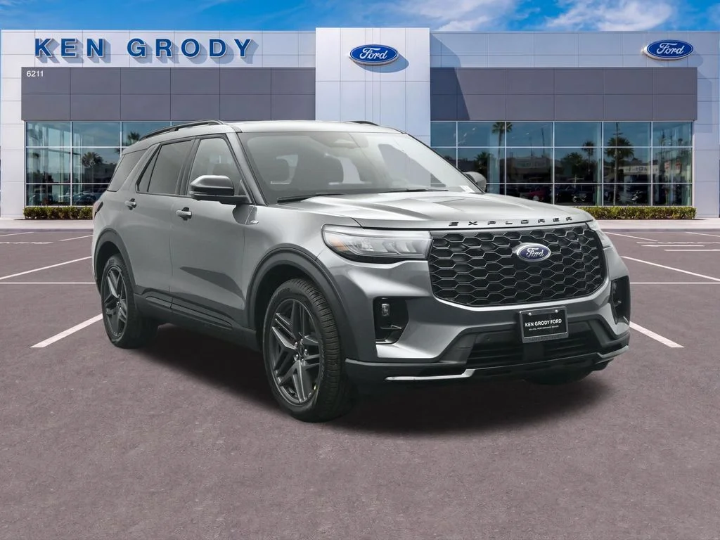 New 2026 Carbonized Gray Metallic Ford ST-Line image 1