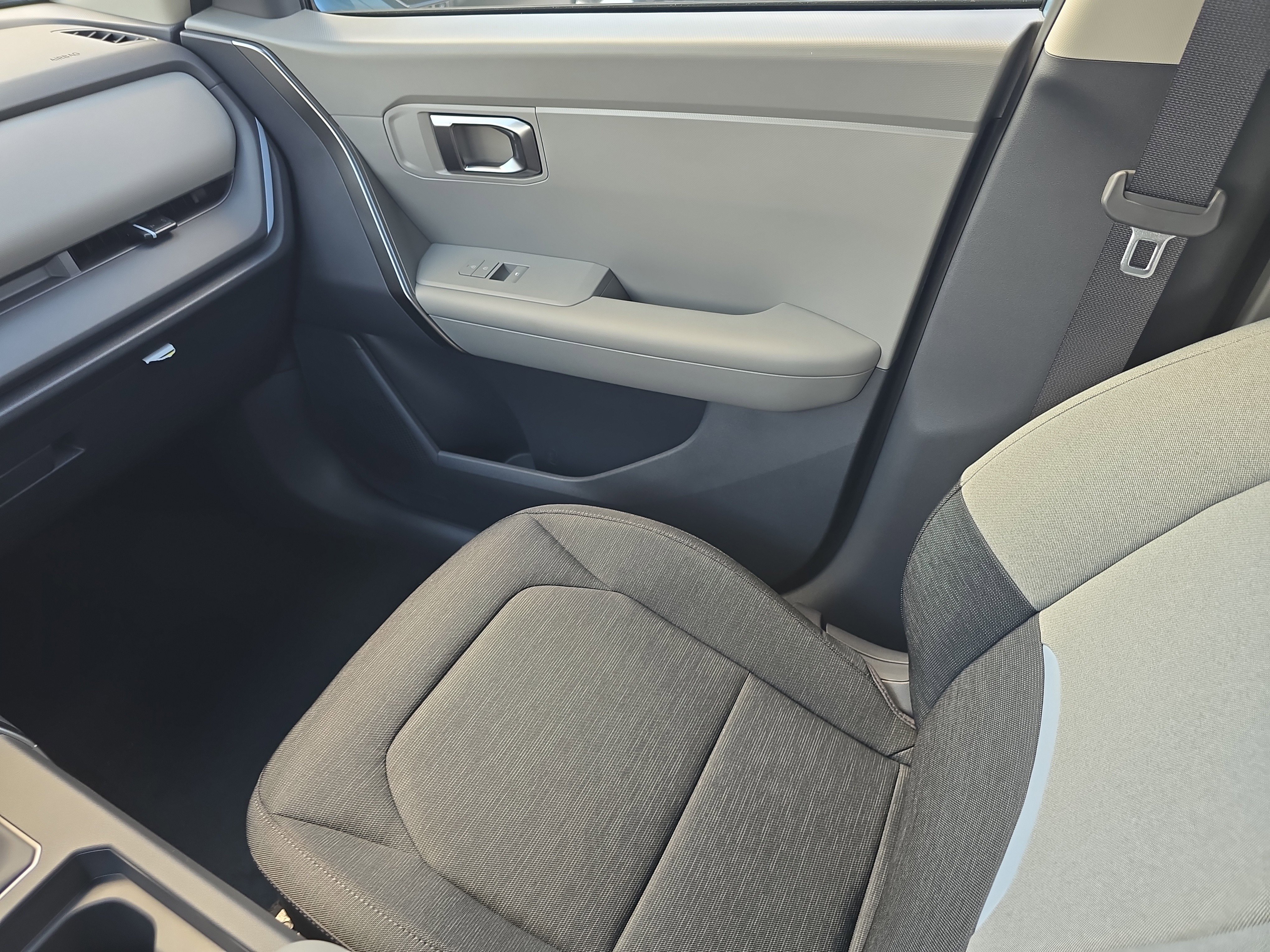 New 2027 Frost Blue / Black Roof Kia S image 15