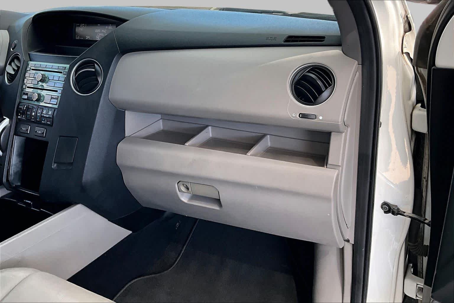 Used 2011 Taffeta White Honda EX-L image 17