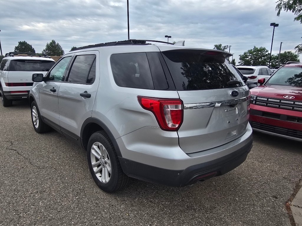 Used 2016 Ingot Silver Metallic Ford Base image 3