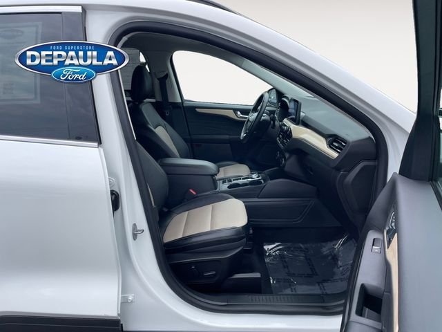 Used 2022 White Ford Titanium image 19