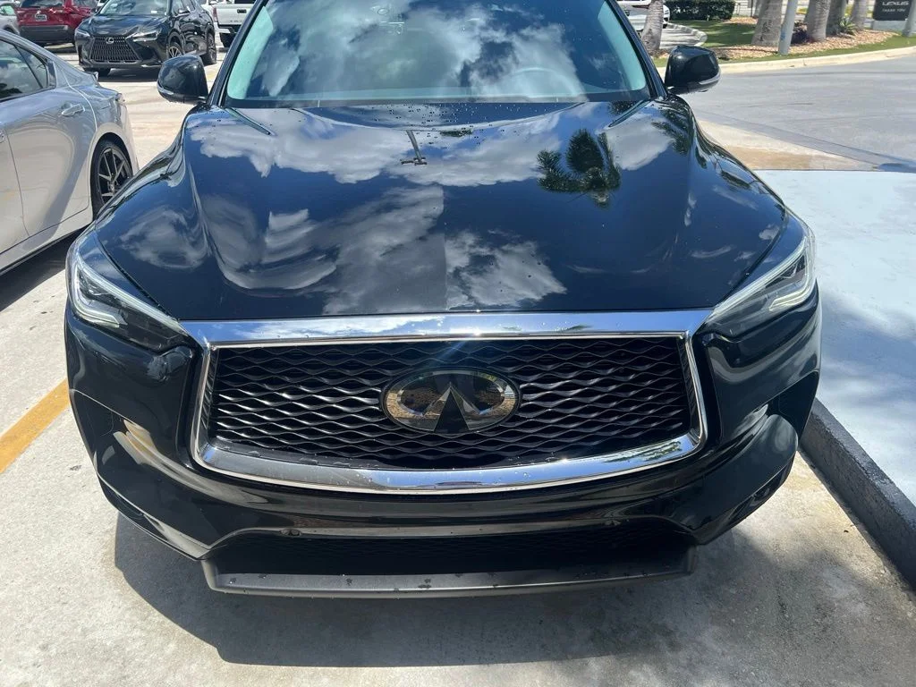 Used 2022 Mineral Black INFINITI Sensory image 4