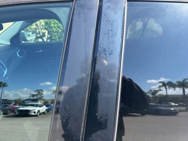 Used 2018 Black Chevrolet Premier image 13