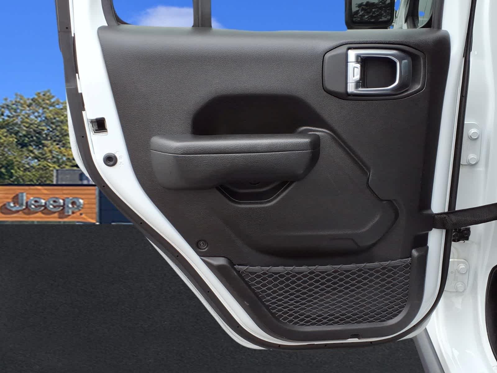Used 2026 Bright White Clearcoat Jeep Rubicon image 27
