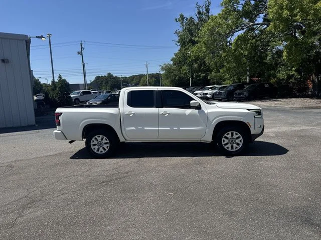 Used 2022 White Nissan SV image 4