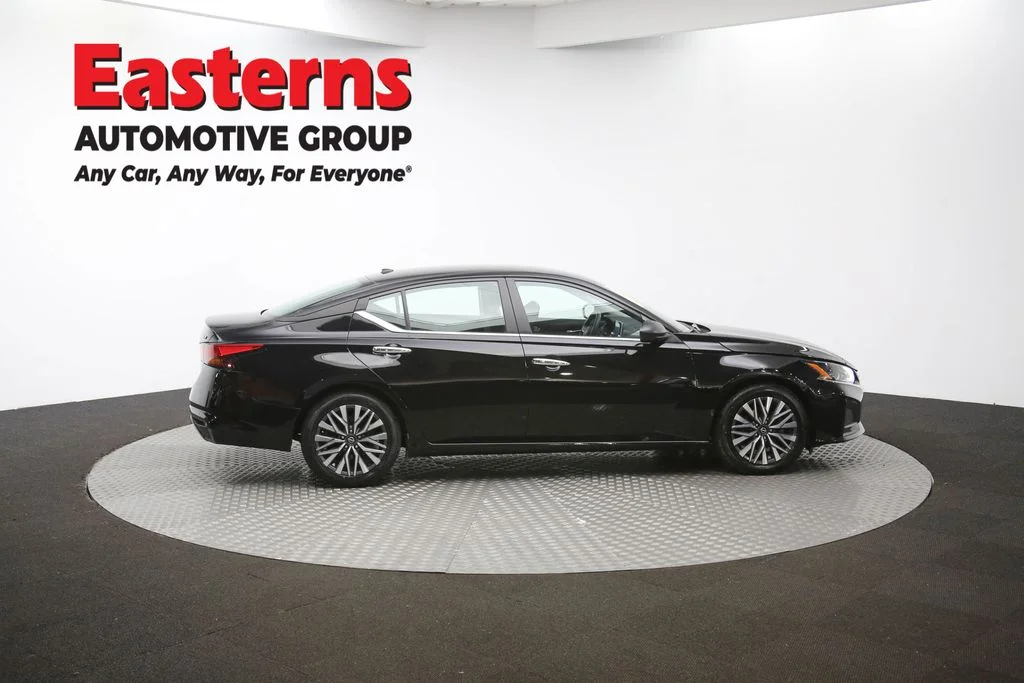 Used 2024 Black Nissan 2.5 SV image 43