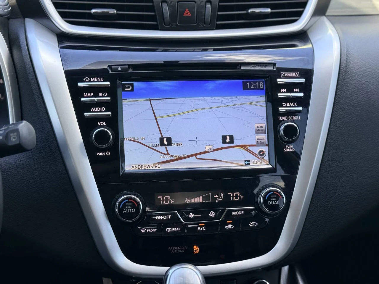 Used 2016 Black Nissan SL 4dr SUV image 15