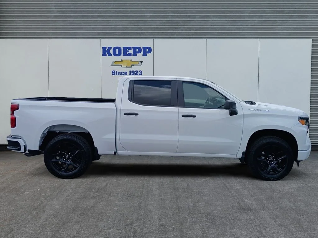 New 2026 Summit White Chevrolet Custom image 6