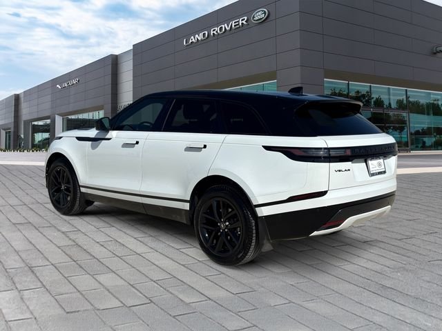 Certified Used 2026 White Land Rover Dynamic SE image 3