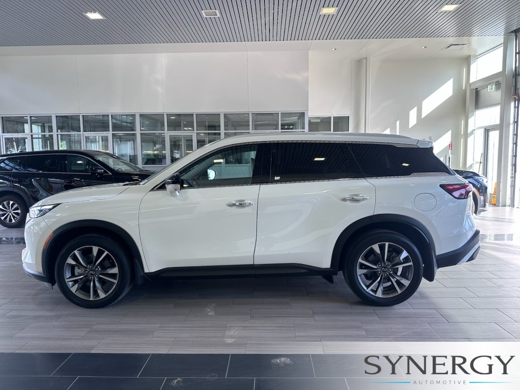 Certified Used 2023 Majestic White INFINITI LUXE image 9