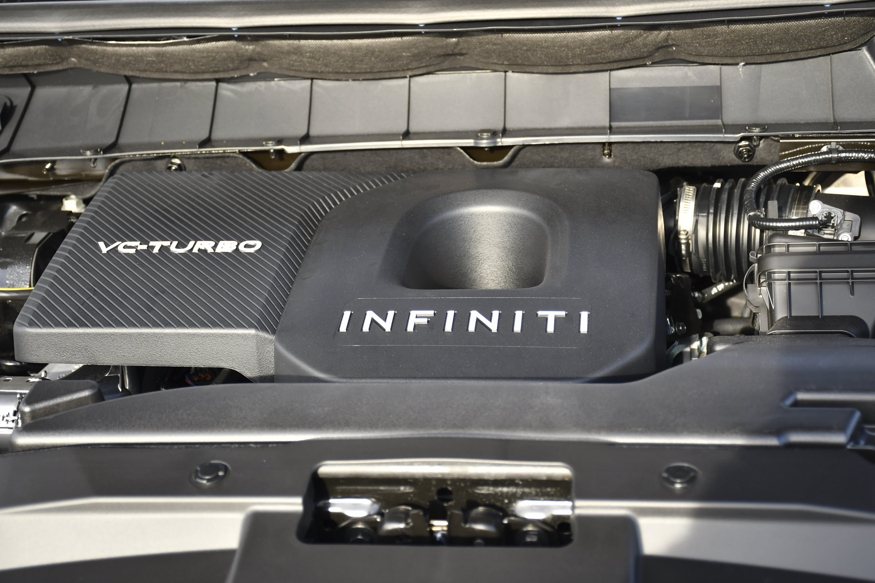 New 2027 GRAPHITE SHADOW INFINITI Luxe AWD image 36