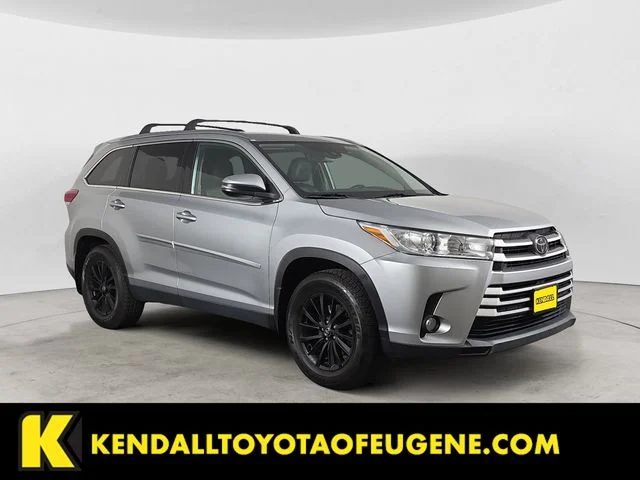 Used 2019 Silver Toyota XLE image 3