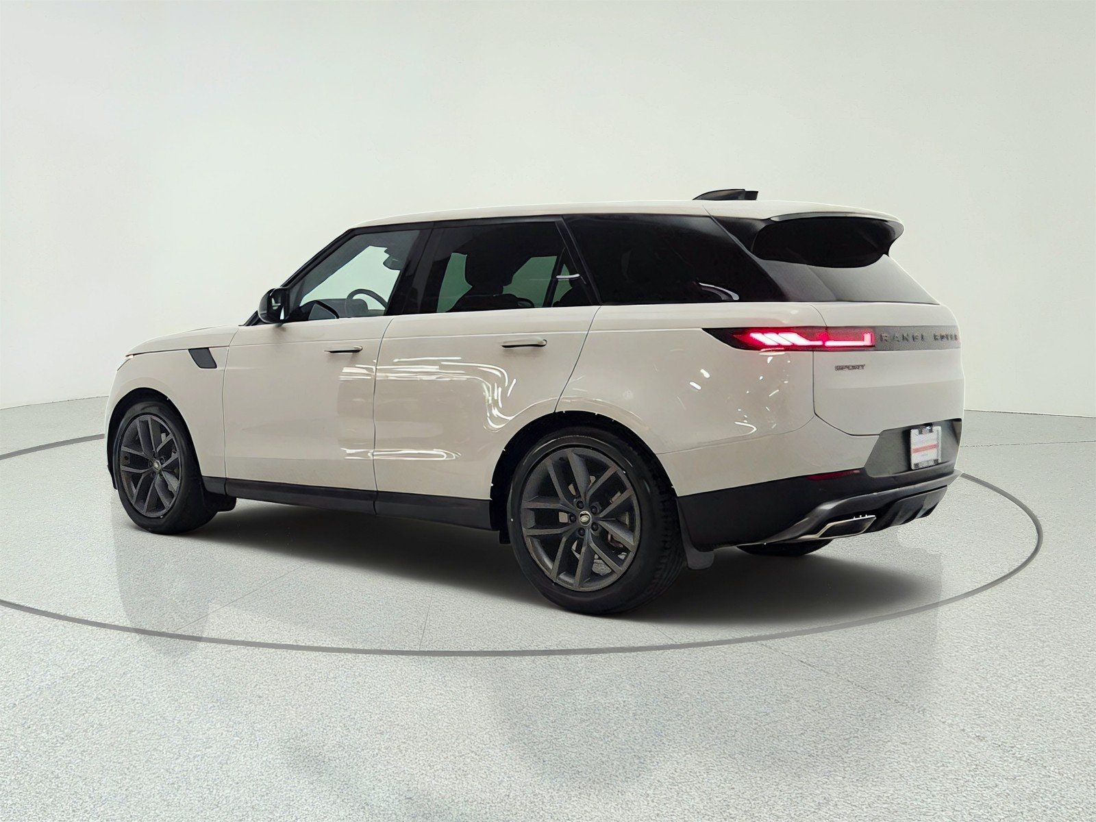 Used 2025 Borasco Grey Metallic Land Rover P360 SE image 7