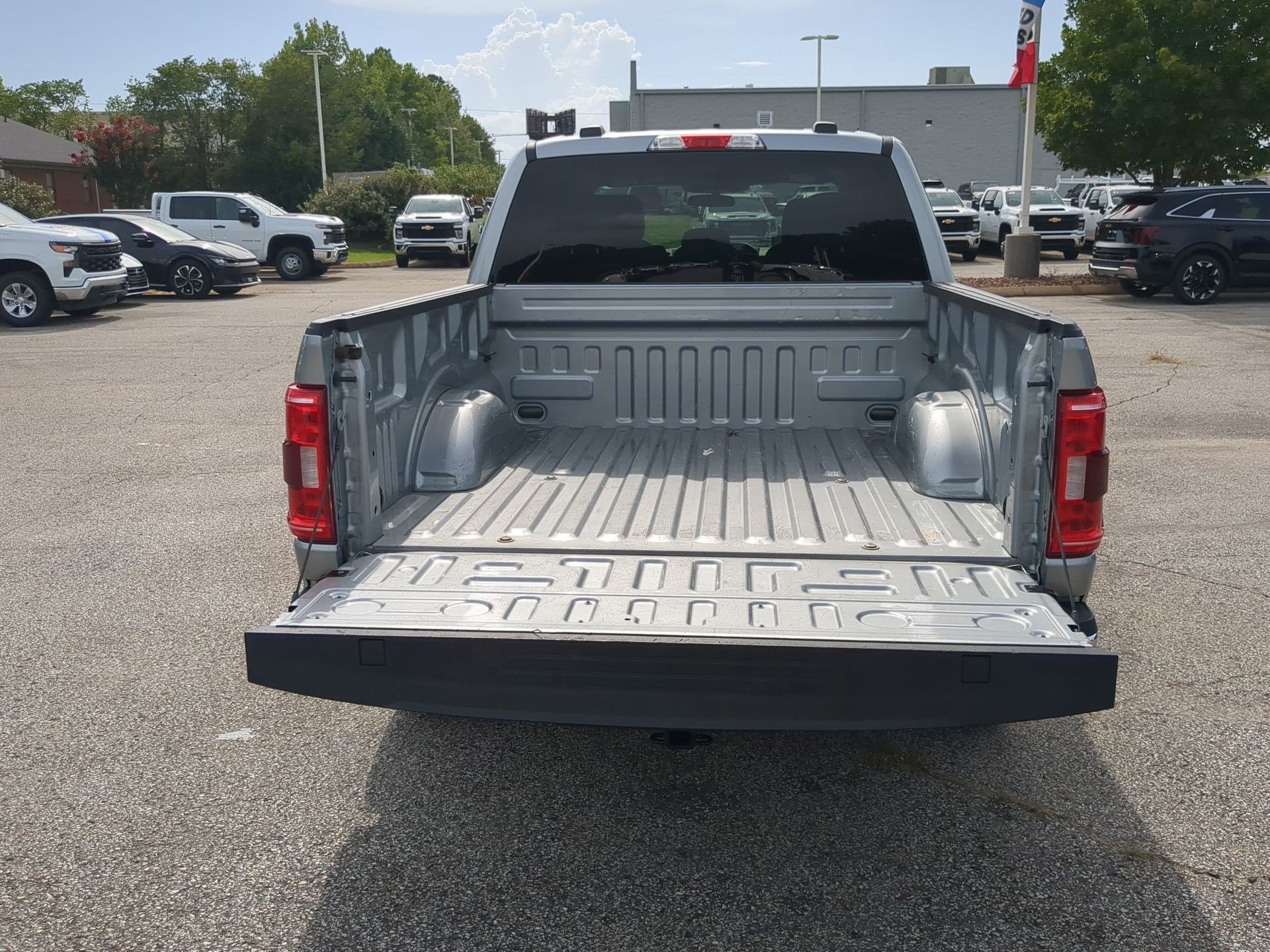 Used 2023 Iconic Silver Metallic Ford XLT image 22