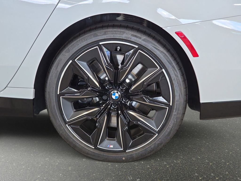 2026 BMW 7 Series 760i - Photo 24