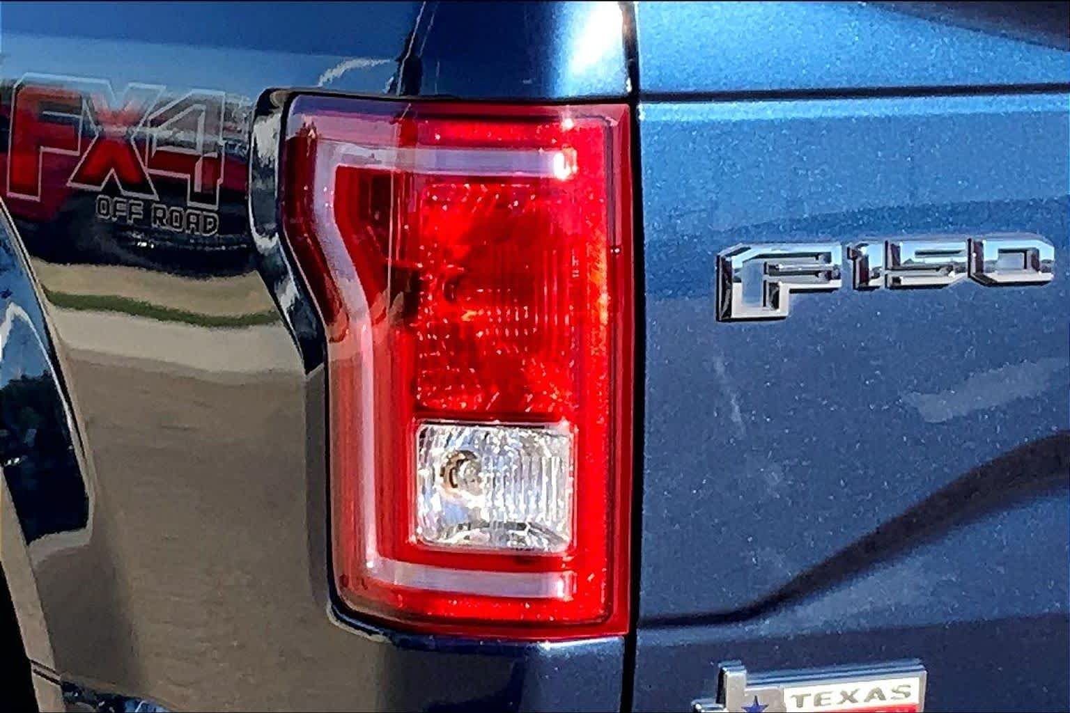 Used 2016 Blue Jeans Metallic Ford XLT image 28