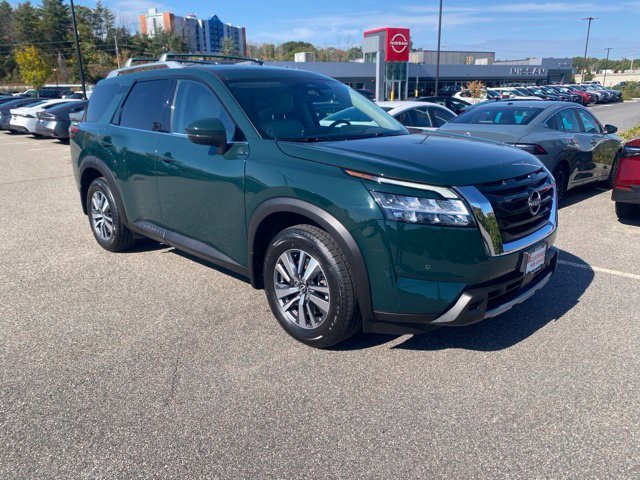 Used 2023 Green Pearl Nissan SL image 26
